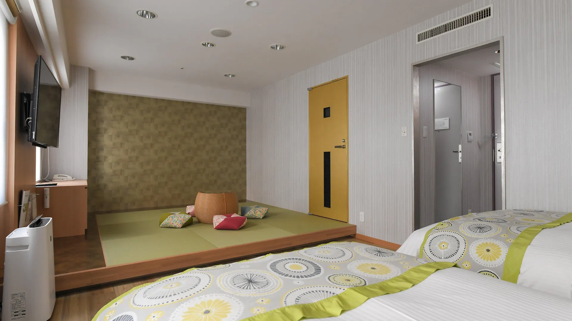 Ana Holiday Inn Sapporo Susukino 3*,  Japan